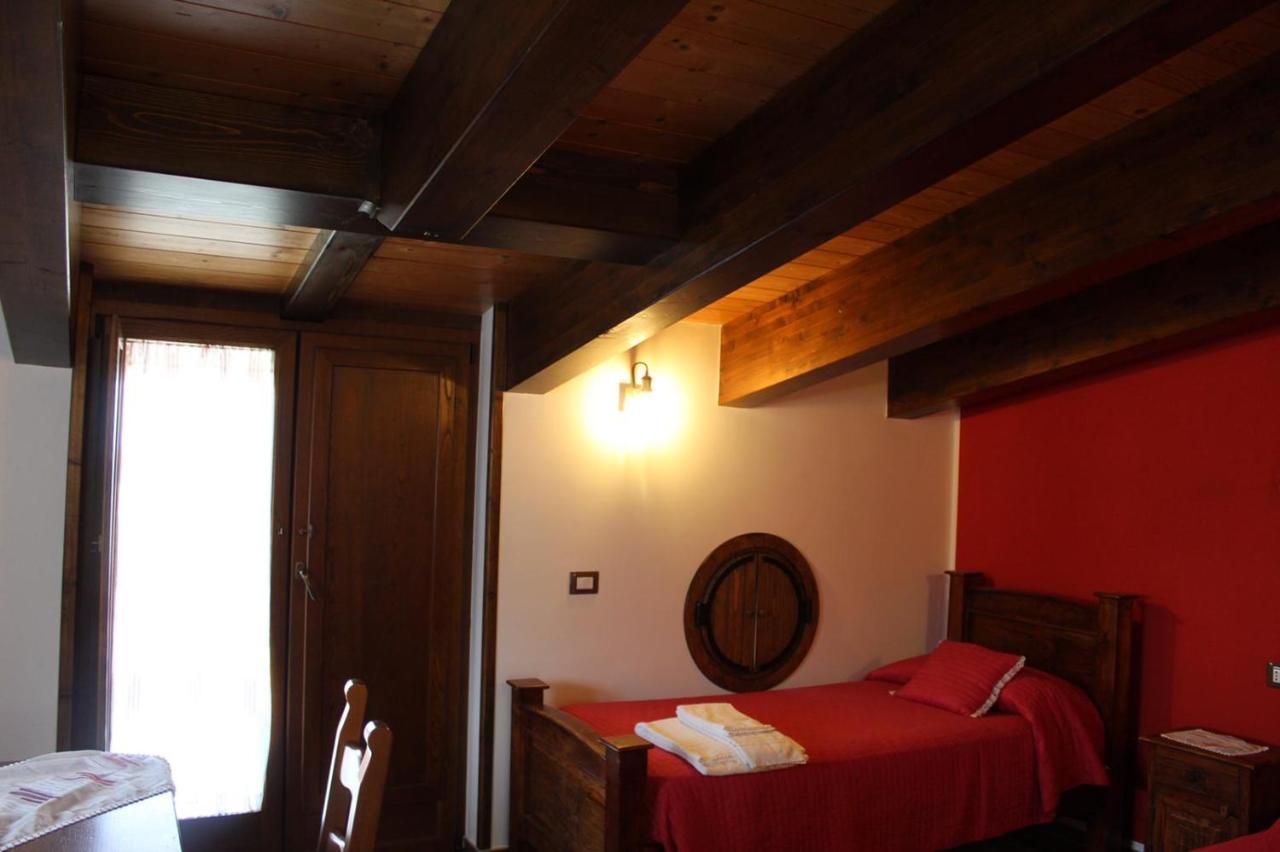 אג'רולה The Chalet, Guest House מראה חיצוני תמונה