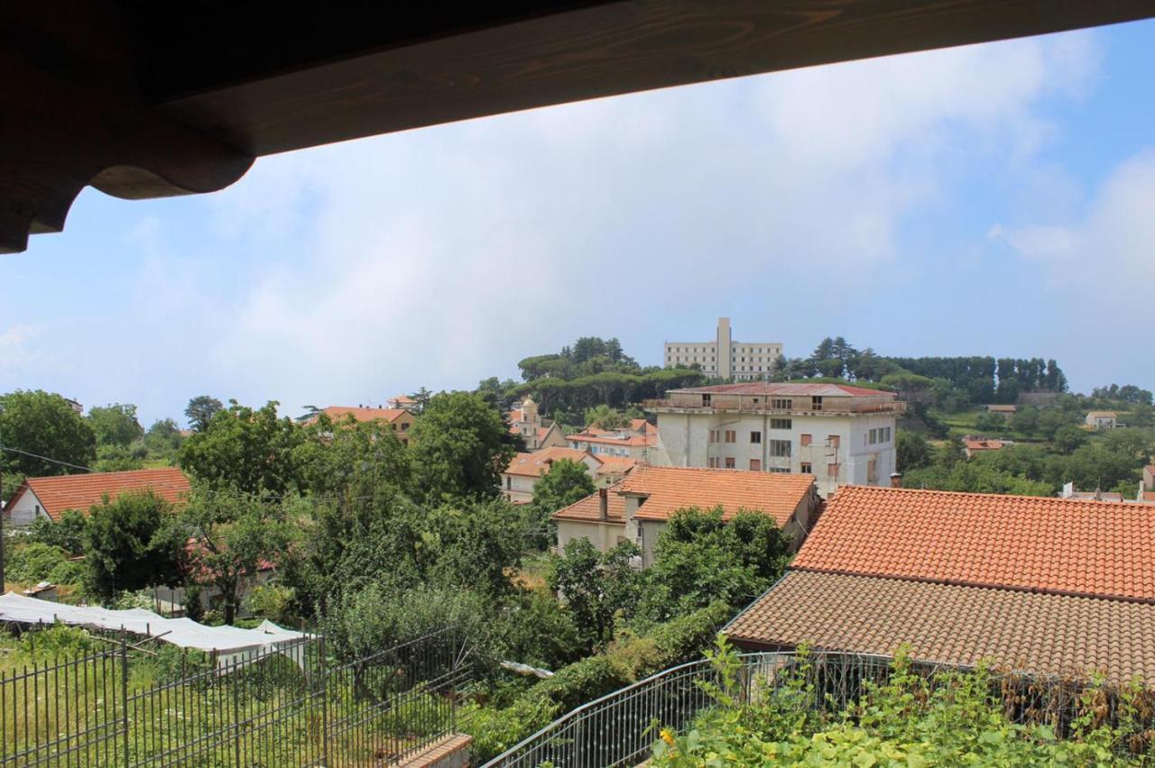 אג'רולה The Chalet, Guest House מראה חיצוני תמונה