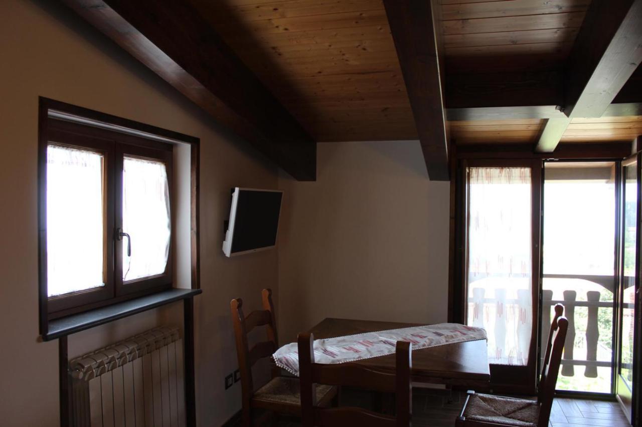 אג'רולה The Chalet, Guest House מראה חיצוני תמונה