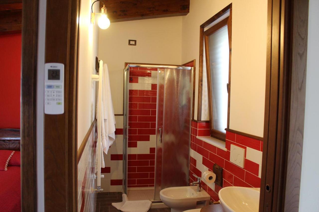 אג'רולה The Chalet, Guest House מראה חיצוני תמונה