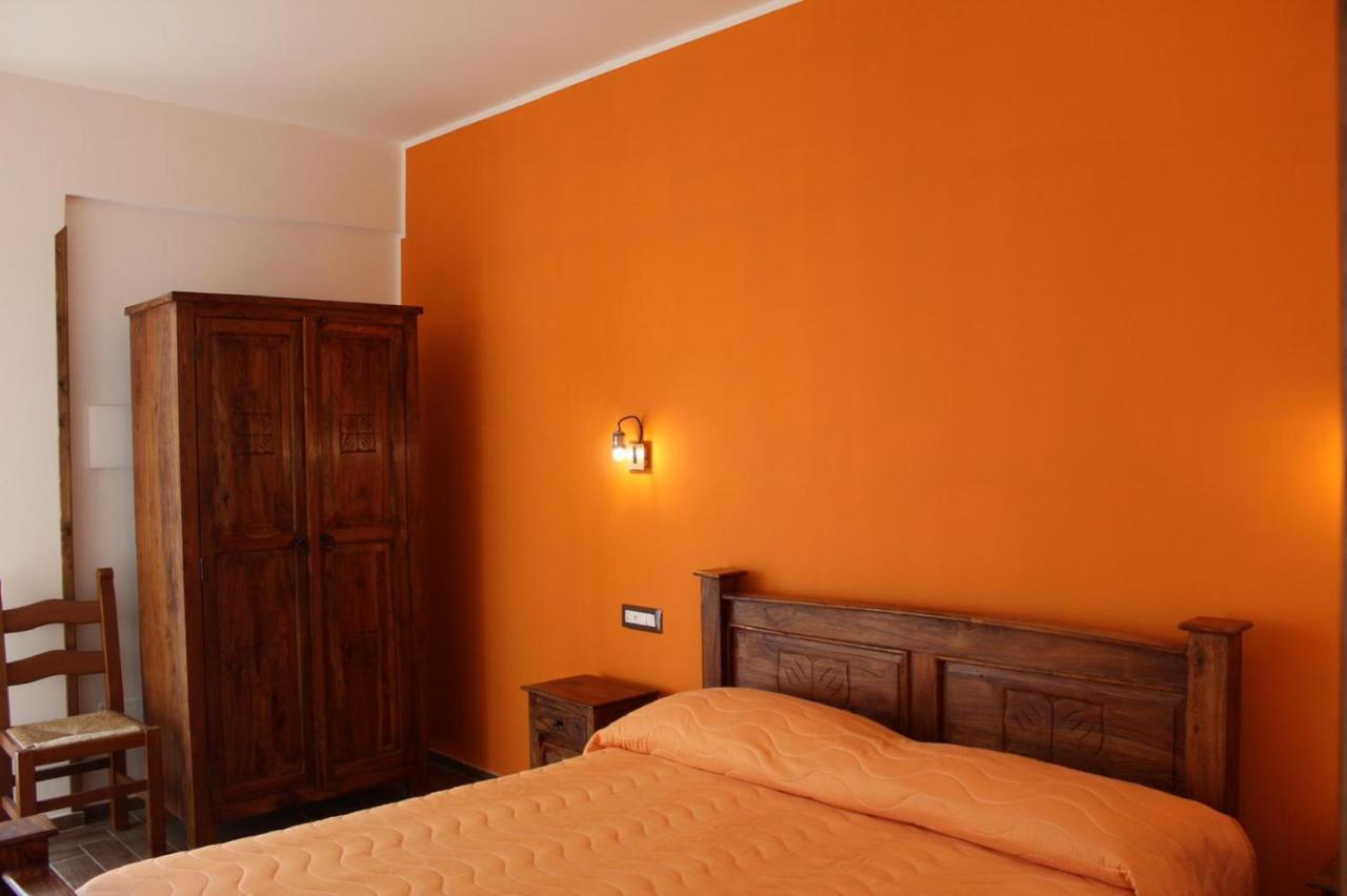 אג'רולה The Chalet, Guest House מראה חיצוני תמונה