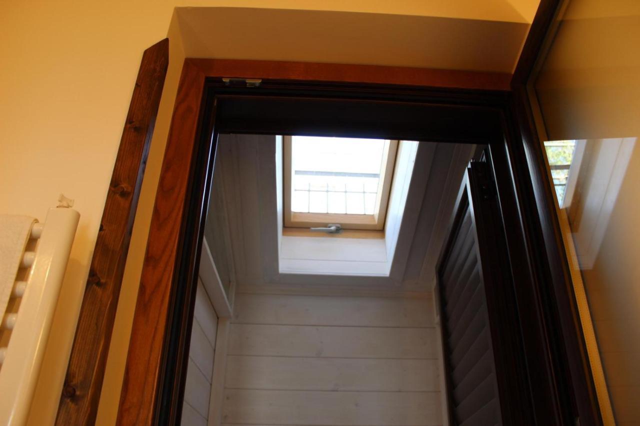 אג'רולה The Chalet, Guest House מראה חיצוני תמונה