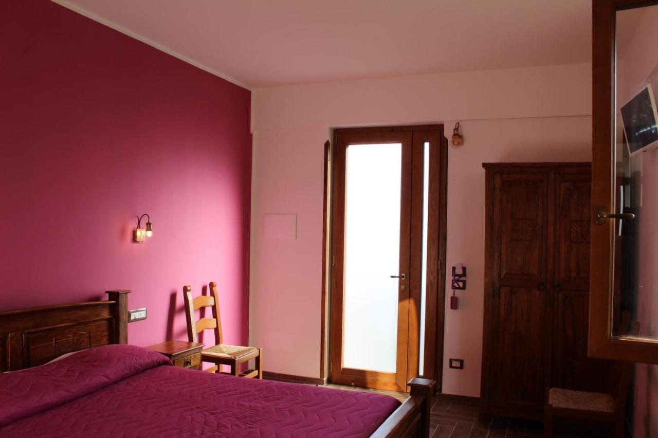 אג'רולה The Chalet, Guest House מראה חיצוני תמונה