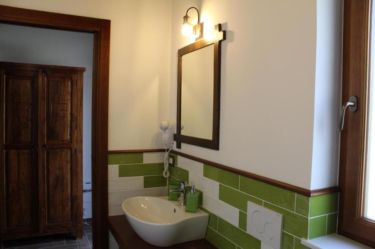 אג'רולה The Chalet, Guest House מראה חיצוני תמונה