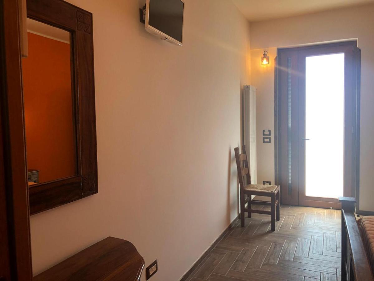 אג'רולה The Chalet, Guest House מראה חיצוני תמונה