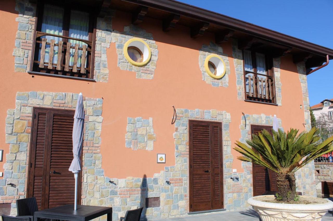 אג'רולה The Chalet, Guest House מראה חיצוני תמונה