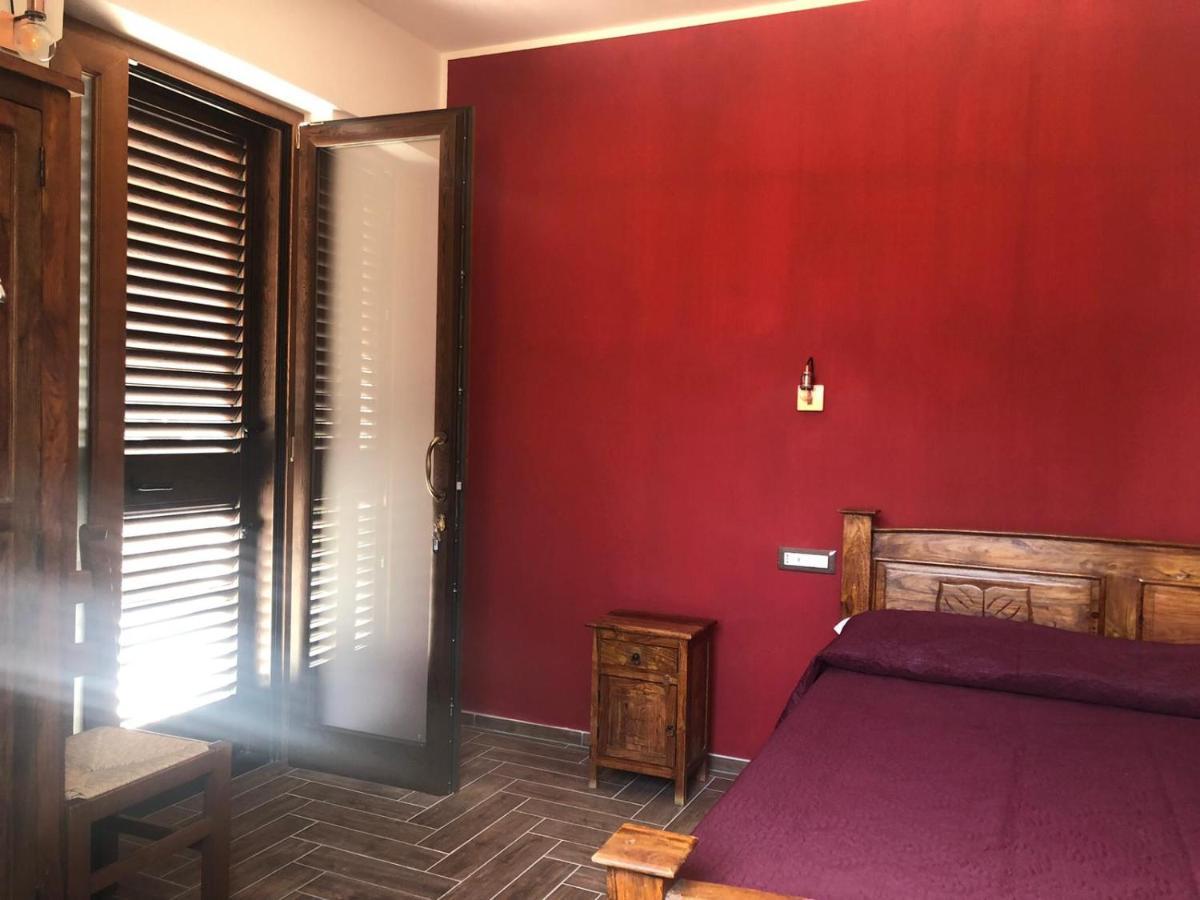 אג'רולה The Chalet, Guest House מראה חיצוני תמונה
