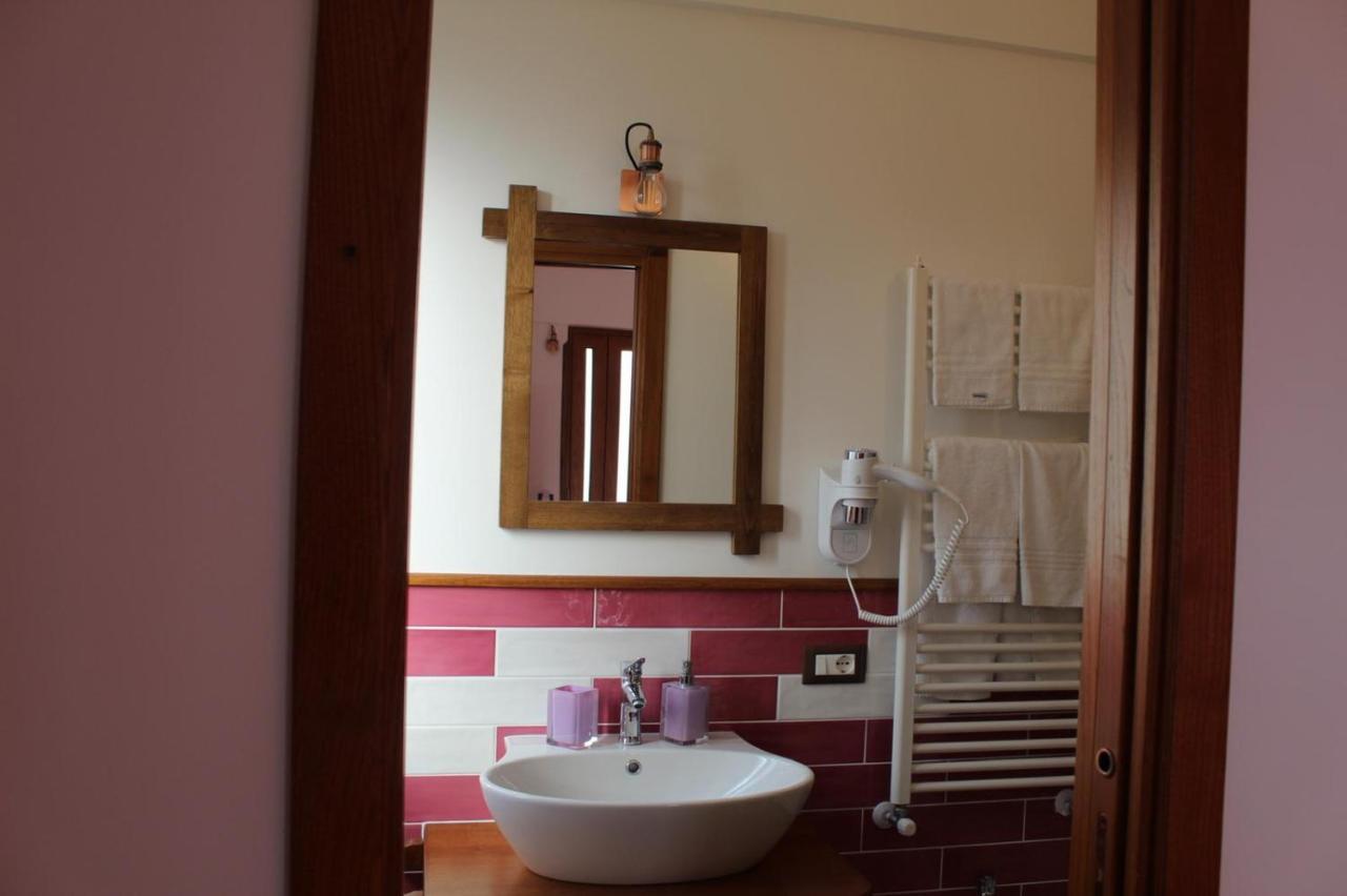 אג'רולה The Chalet, Guest House מראה חיצוני תמונה