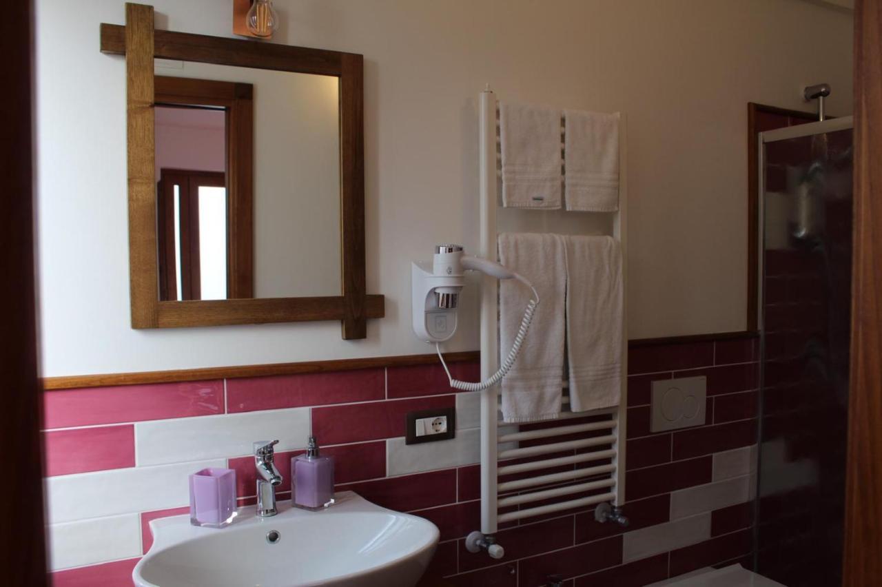 אג'רולה The Chalet, Guest House מראה חיצוני תמונה